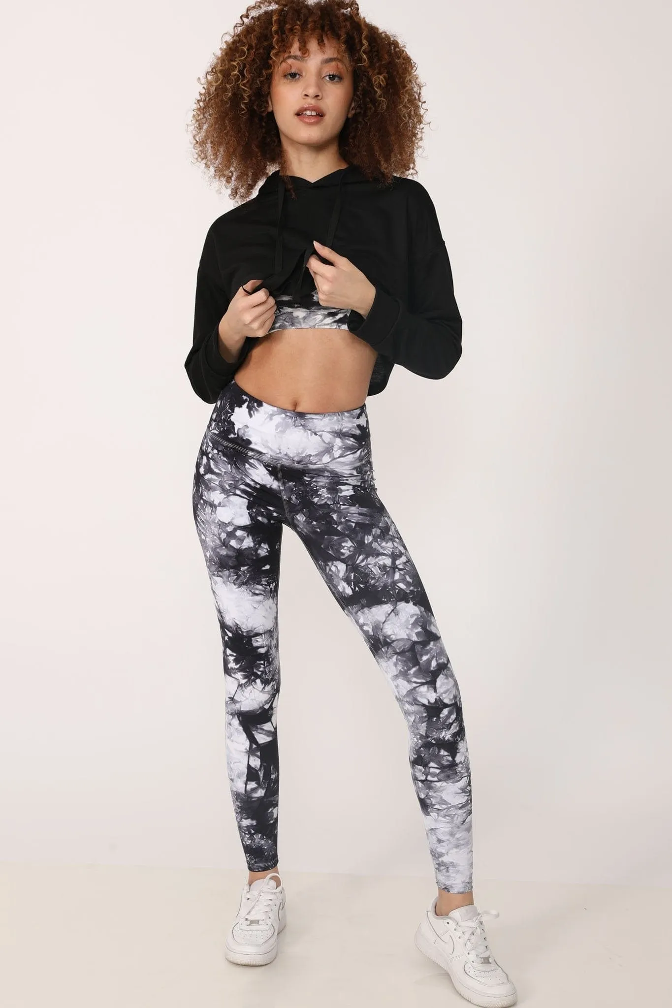 ALAMAE Women's Dani Tie-Dye Legging in Black