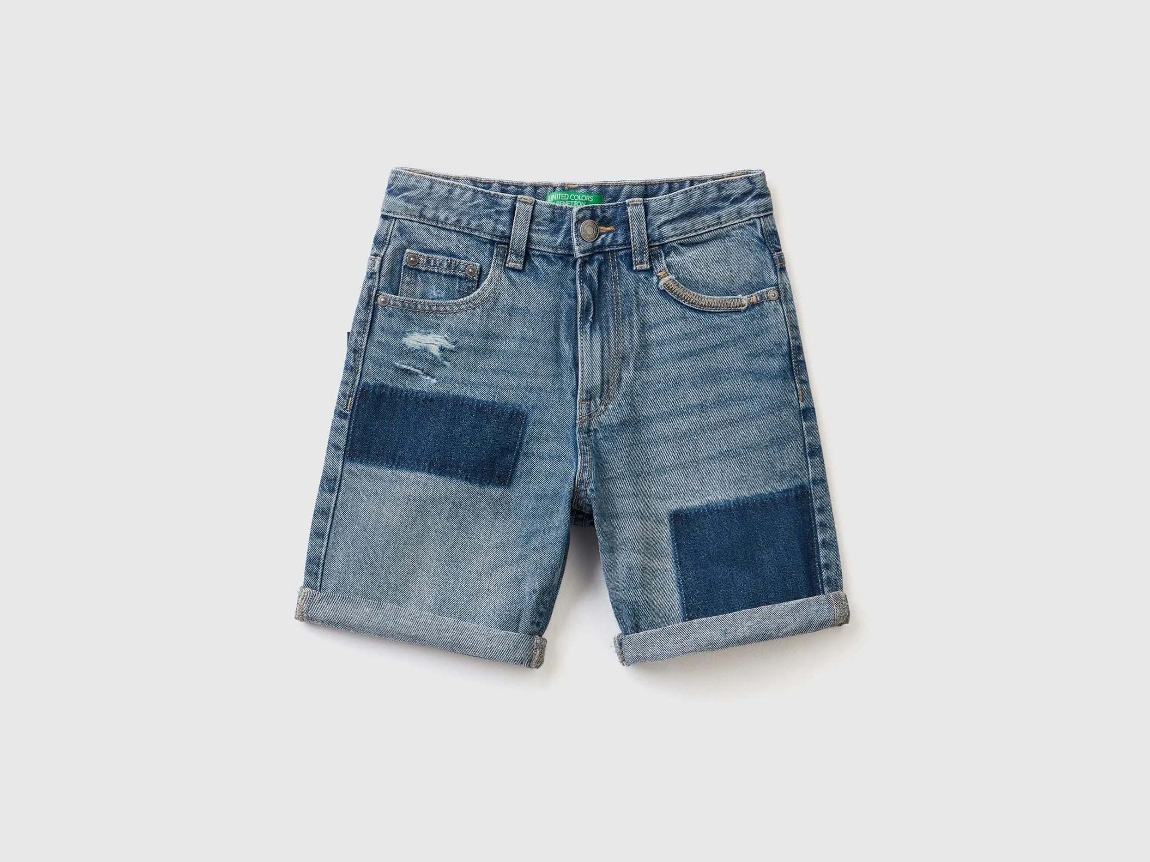 Denim bermudas with rips