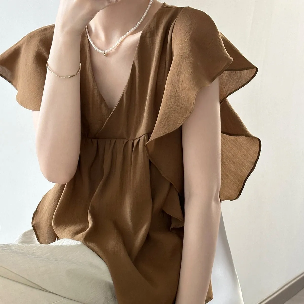 [Korean Style] Brown V-neck Ruffled Blouse