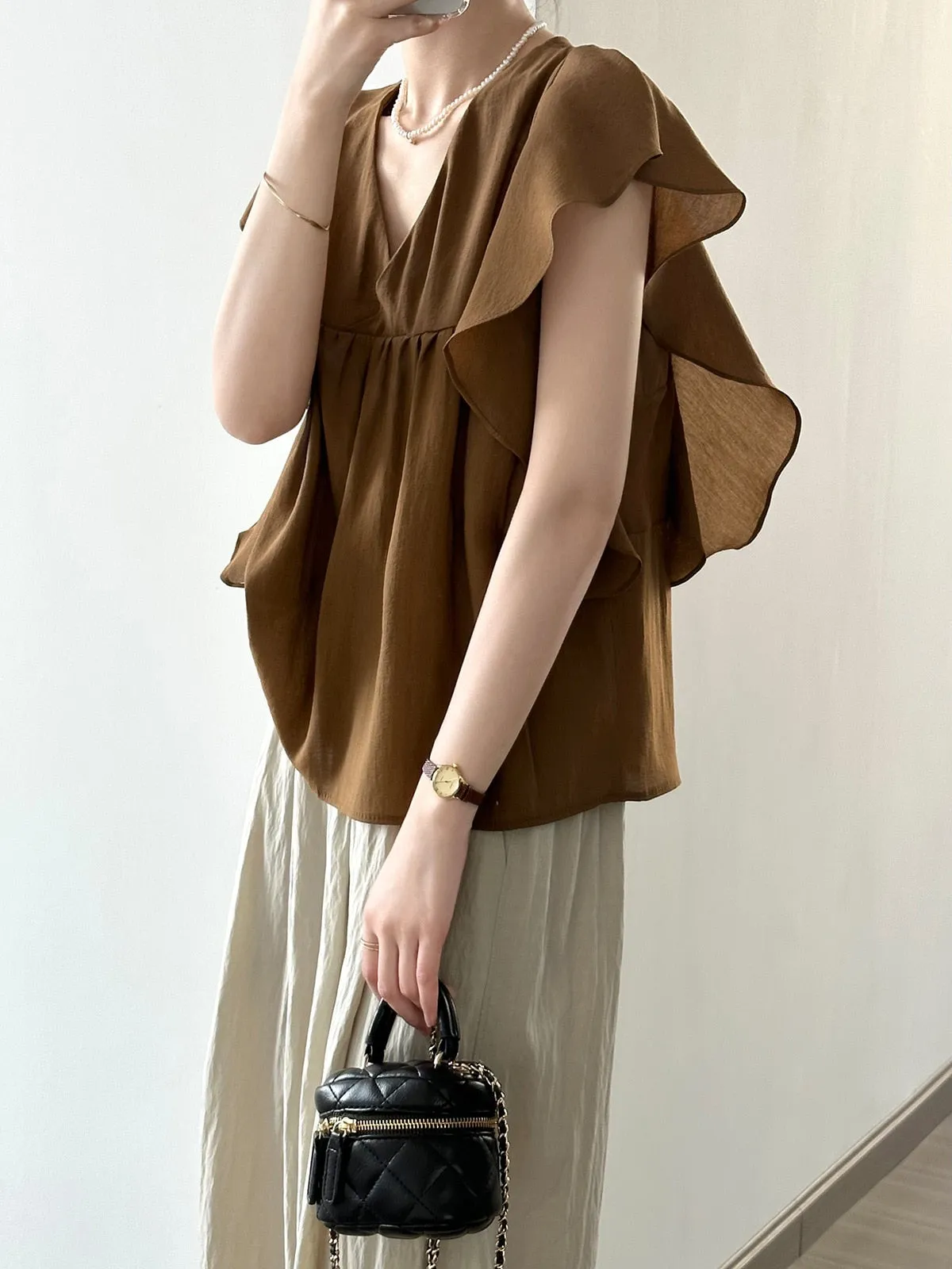 [Korean Style] Brown V-neck Ruffled Blouse