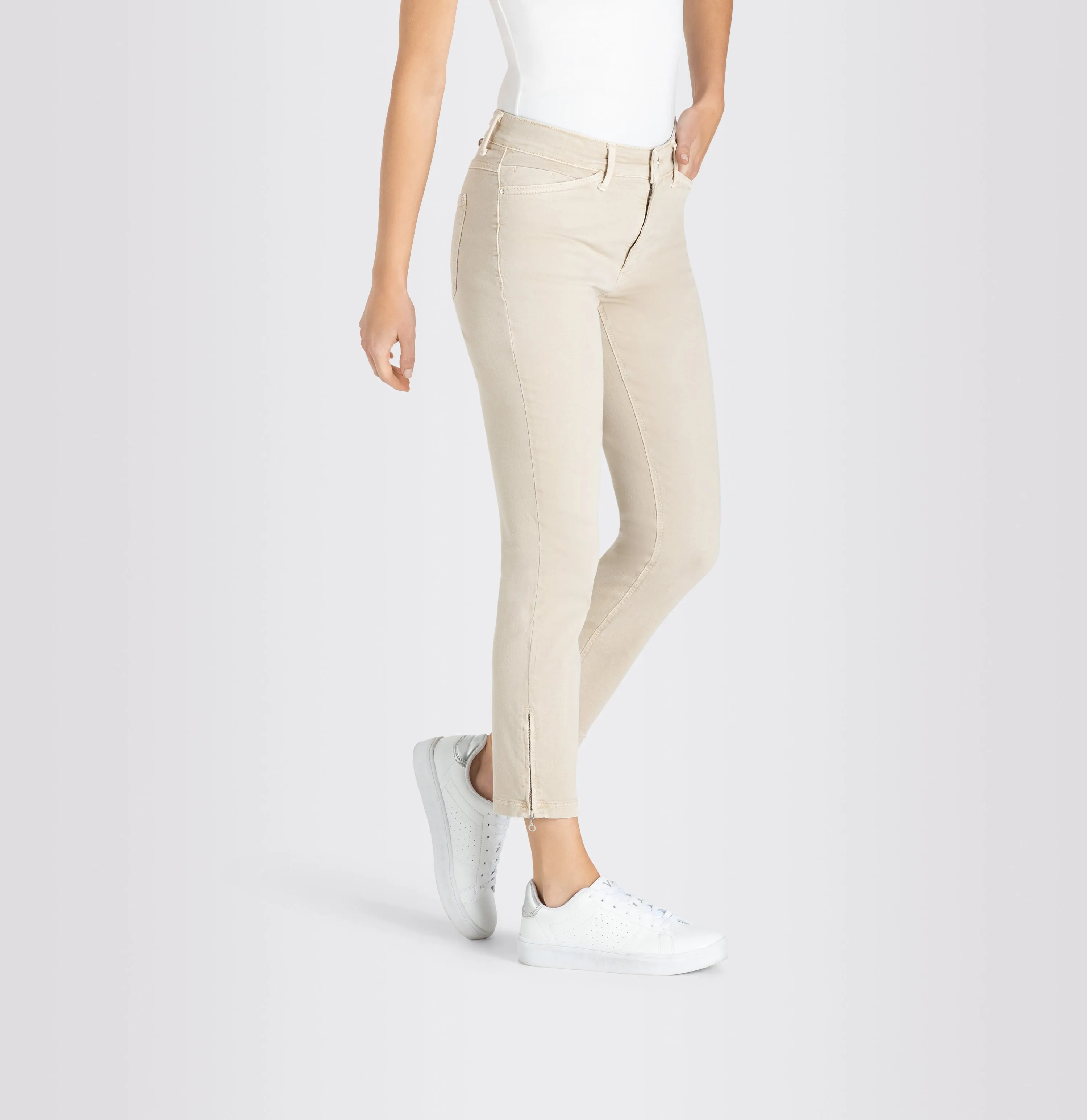 MAC <BR>
Dream Chic Jeans <BR>
Beige <BR>