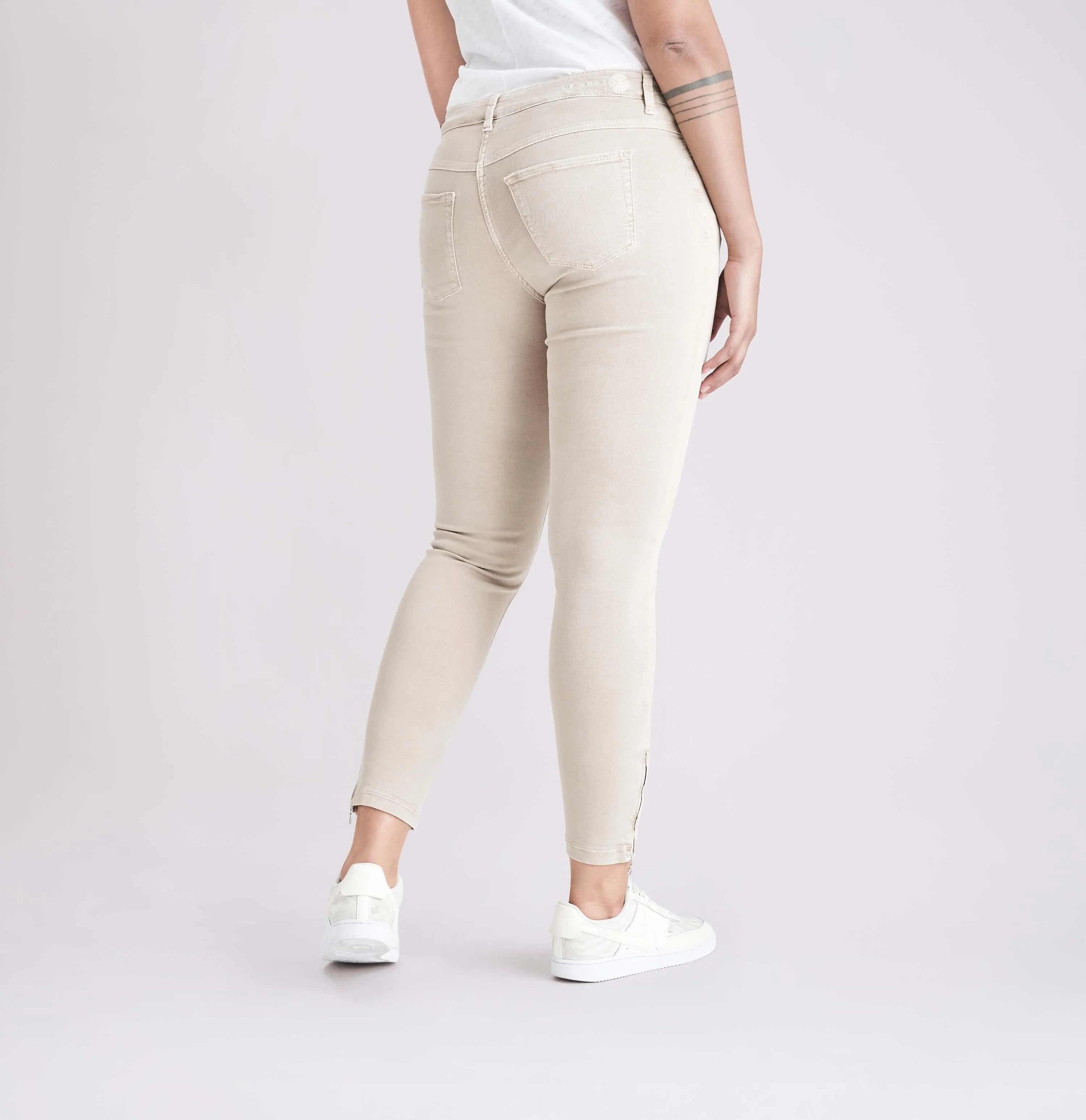 MAC <BR>
Dream Chic Jeans <BR>
Beige <BR>