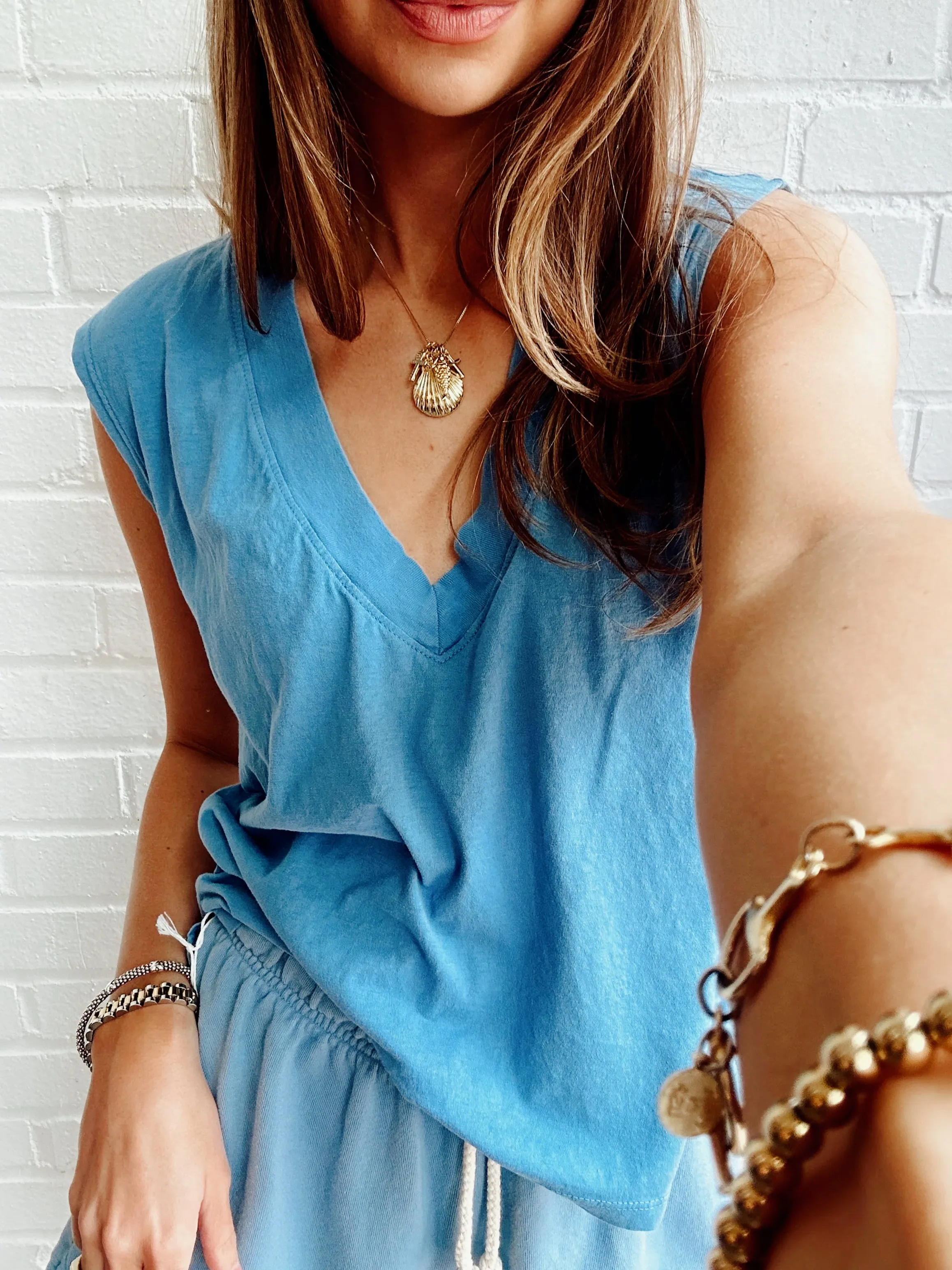 MARGOT V NECK TEE