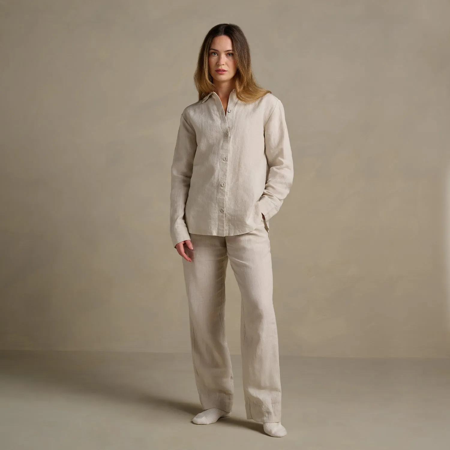 The Women's Linen Shirt - Clay